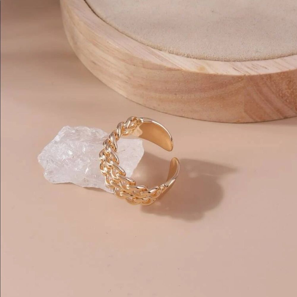 5/$25 Rope Chain Gold Color Metal
Adjustable Ring - Picture 3 of 5